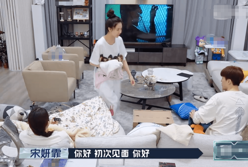 陈伟霆《合伙人2》素颜照，范丞丞周扬青减龄，我却被宋妍霏美到了