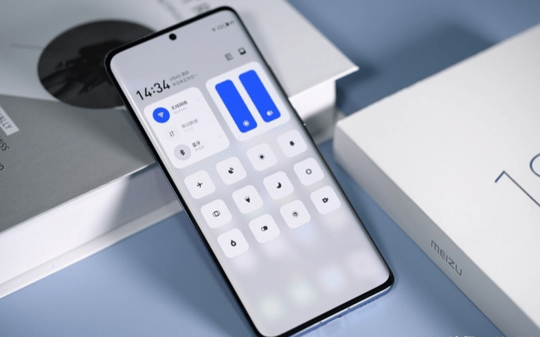 手机|谁才是值得买的小屏手机？魅族18实力秀肌肉，网友：买什么iPhone13？