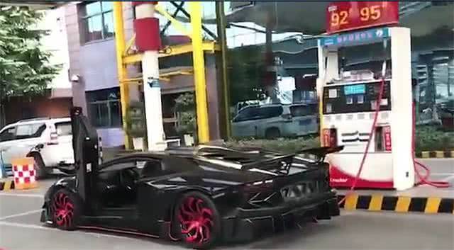 附近加油站哪里有98号汽油 3343223e6ab84be09bd2da0f578bd047.jpeg