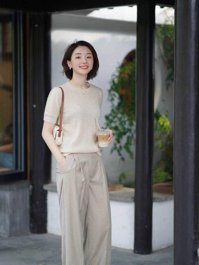 西裤 适合30岁女人的日常通勤风穿搭，简约大方有气质，普通人穿也好看