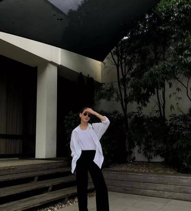 卫衣 女人不管多少岁，尽量拒绝这5种“大妈式穿搭”，俗气显廉价