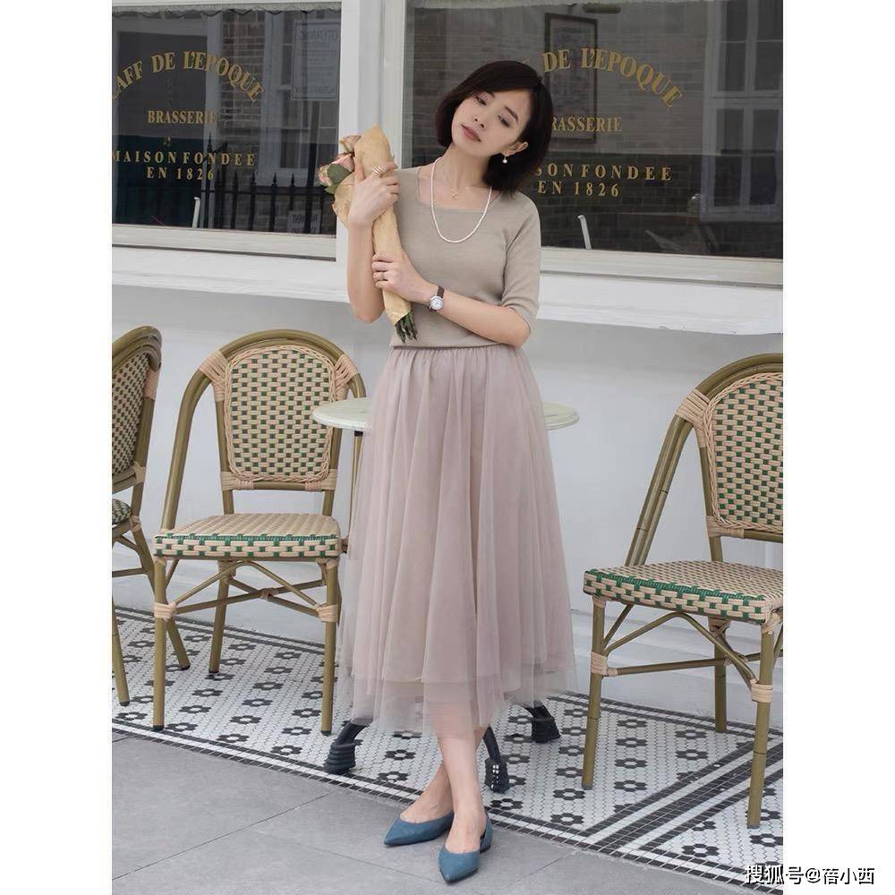 身材 不管是20岁还是50岁，女人的衣品比长相重要，学会穿半身裙准没错