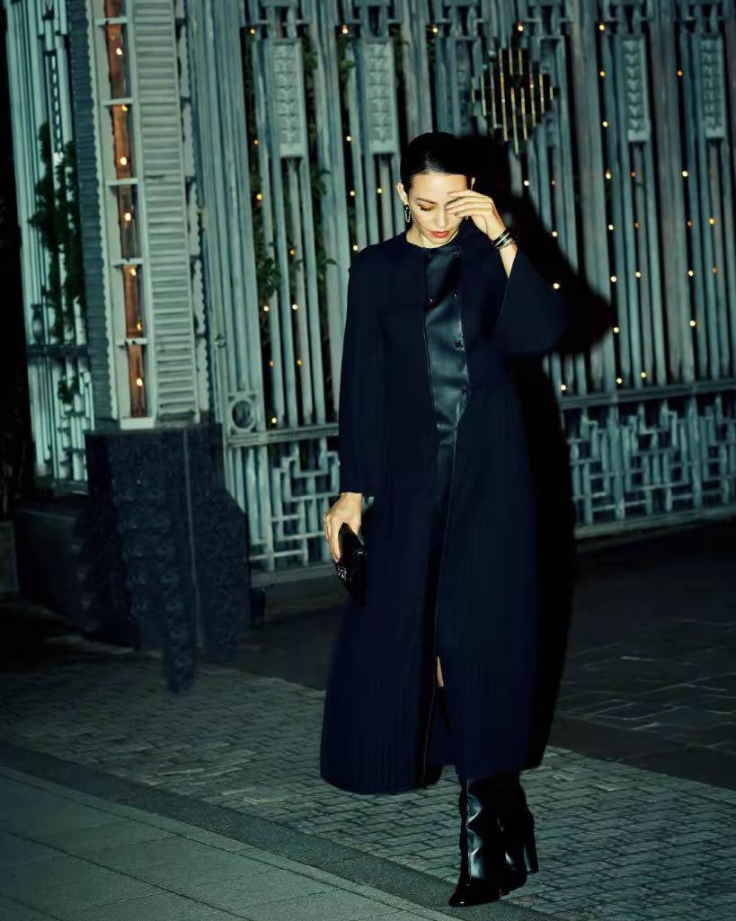 曲线 穿对黑色，我有一套！大女人风的“黑色穿搭”大赏，40+女人必学