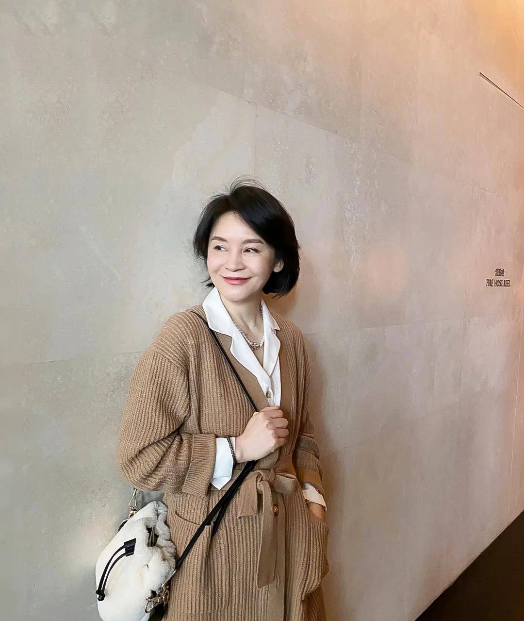 气质 这才是中年妈妈的穿衣典范！气质优雅大方又得体，照着穿准没错