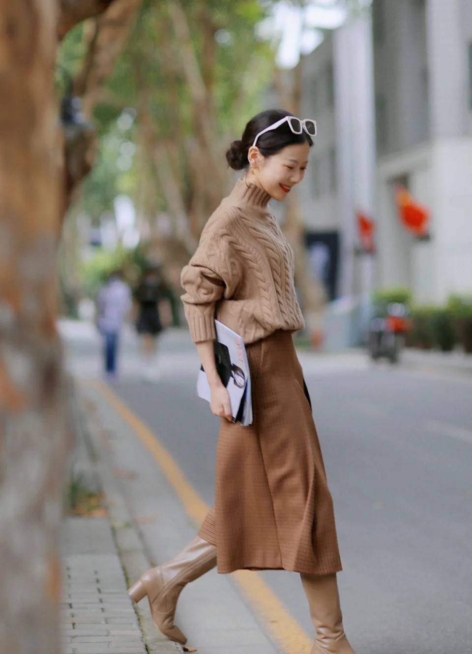 毛衣 秋季精选：小姐姐15款毛衣穿搭实用技巧，学会就能穿出不同的感觉