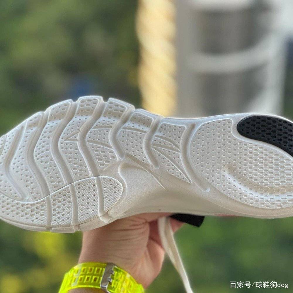 产品 一周球鞋汇总！范乔丹上脚闪击8 安踏黑科技跑鞋曝光 耐克新品多
