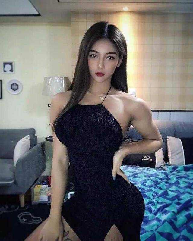 原创她被称健美女神自曝一天基本待在健身房自律力高到可怕