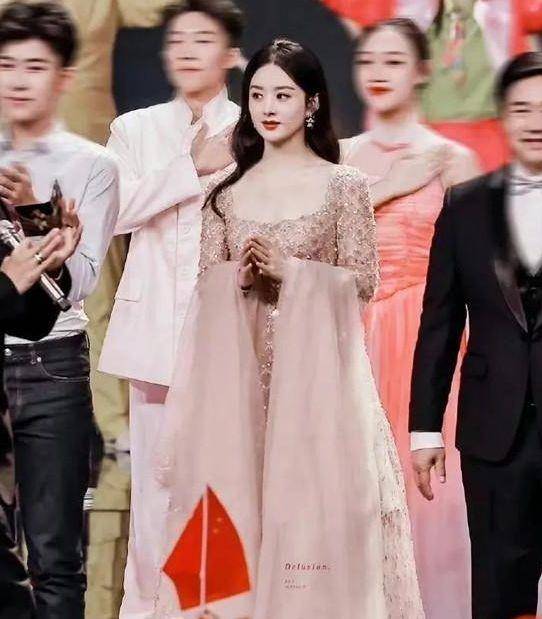 盛装 中秋晚会10位女星盛装出席，感觉李宇春又截胡了