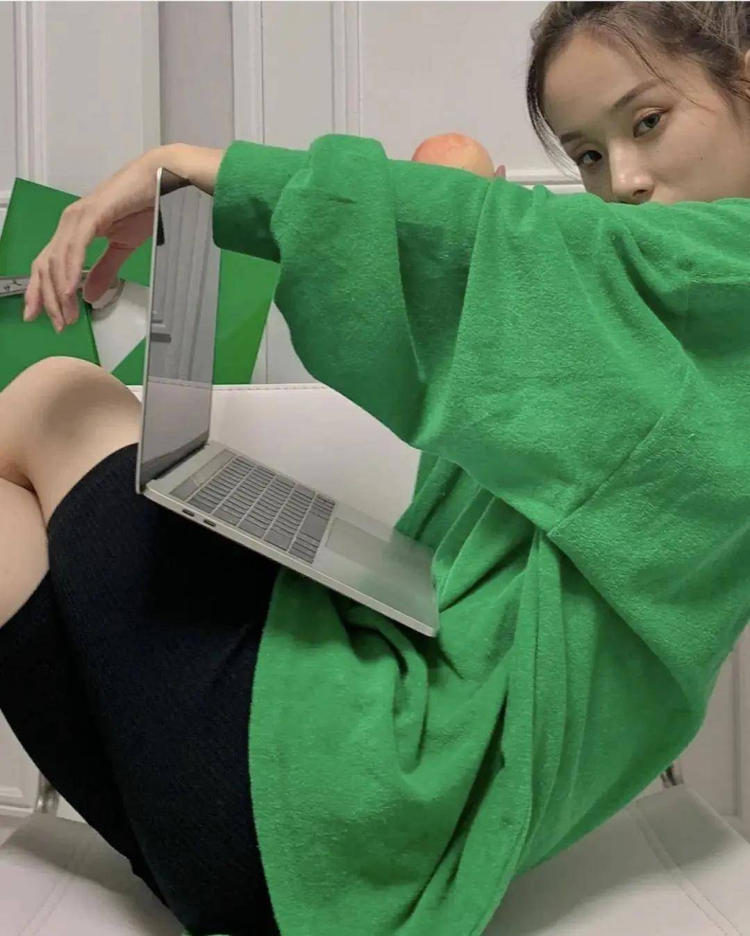 色调 2021秋冬流行色来了,时髦又高级,yyds!