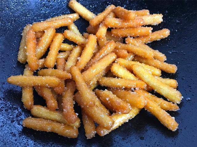 关火|天冷就馋这种小零食,3块钱做一锅,又酥又脆,咬一下满口香