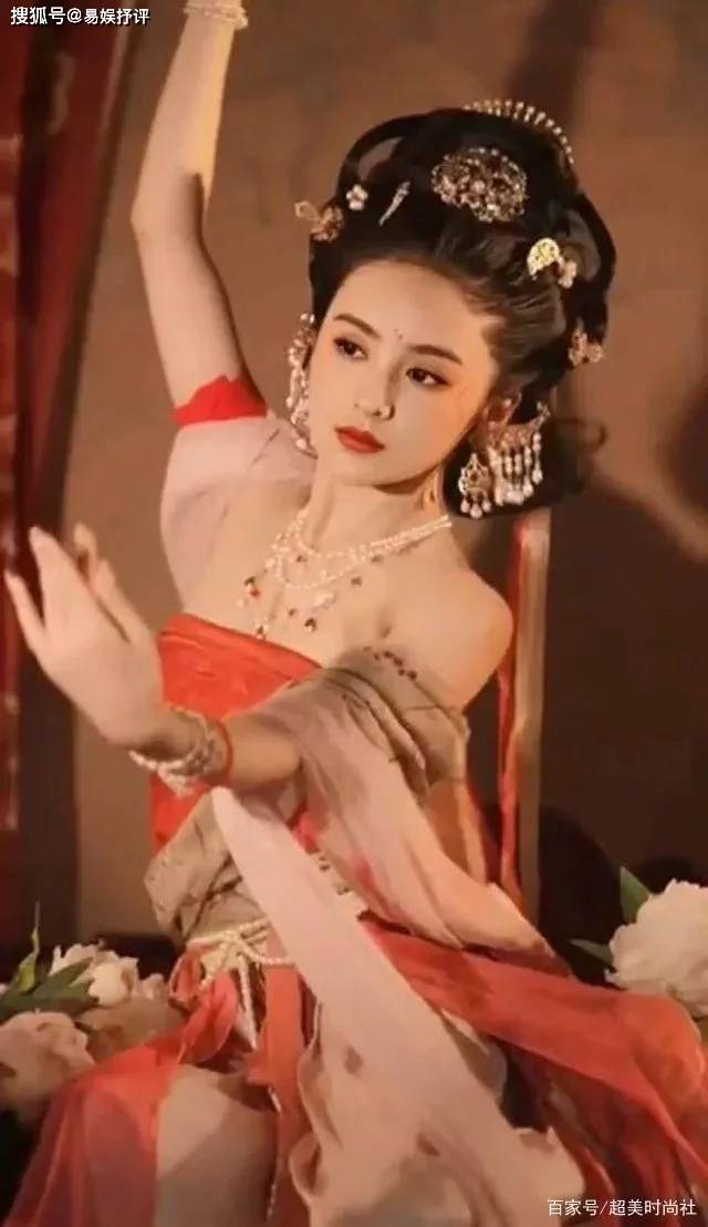 故事传记 郭富城老婆方媛真的好美有气质，妩媚性感，与前女友比，更有女人味道！