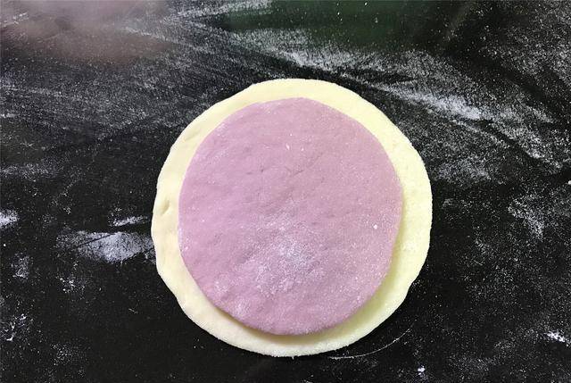 做法|孩子不爱吃早餐，试试新做法，松软好吃又好看，一出锅就吃2个