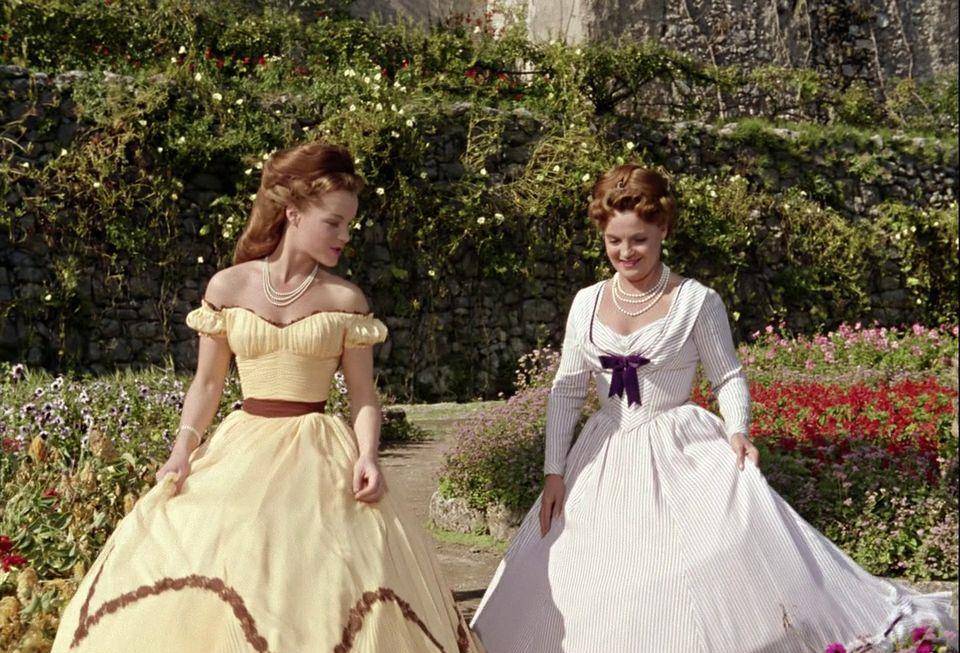 巴斯尔 欧洲古典服饰|这6部电影里有最好看的巴斯尔裙