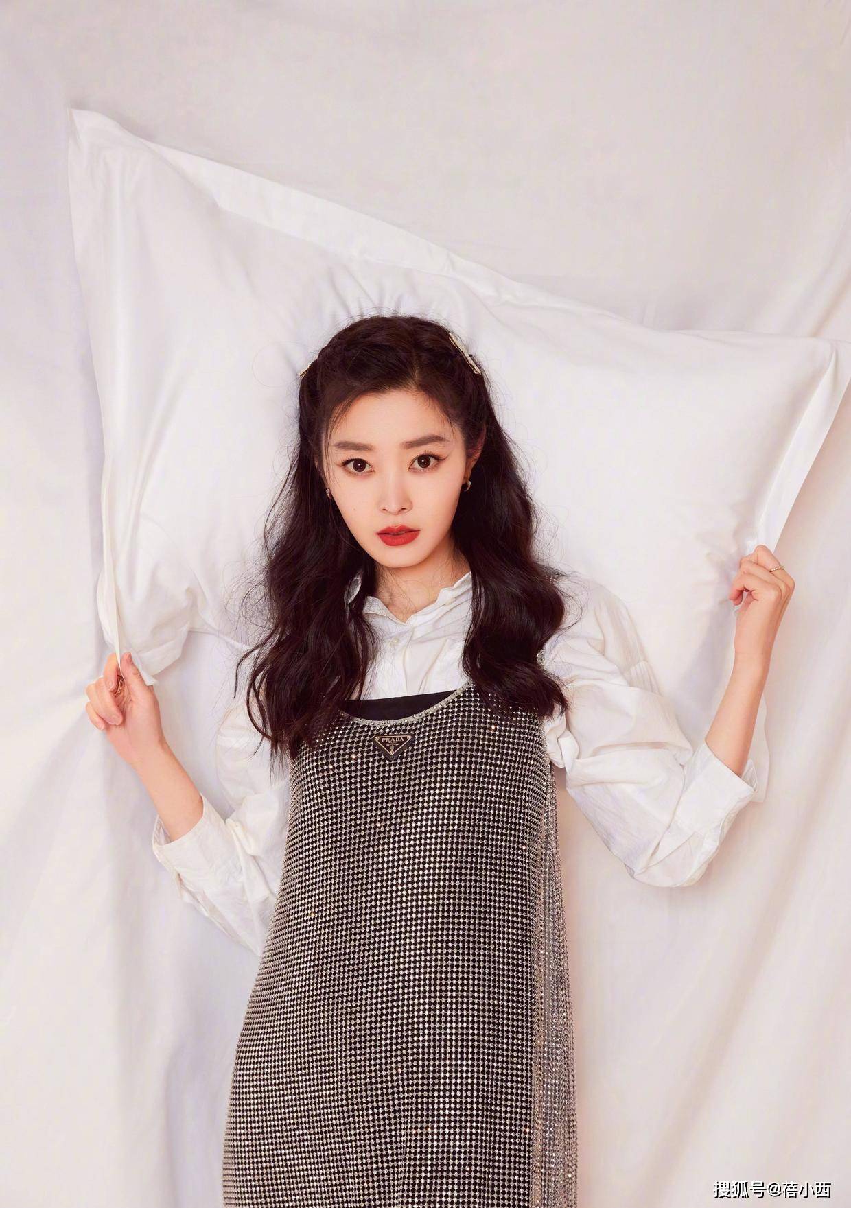 宋轶 “宋轶”美到骨子里，谁也没想到，叠穿还能穿出这样的高级感！