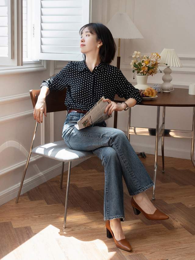 显得 “上班”穿什么衬衫好看？波点衬衫、蓝色衬衫搭配指南，高级洋气