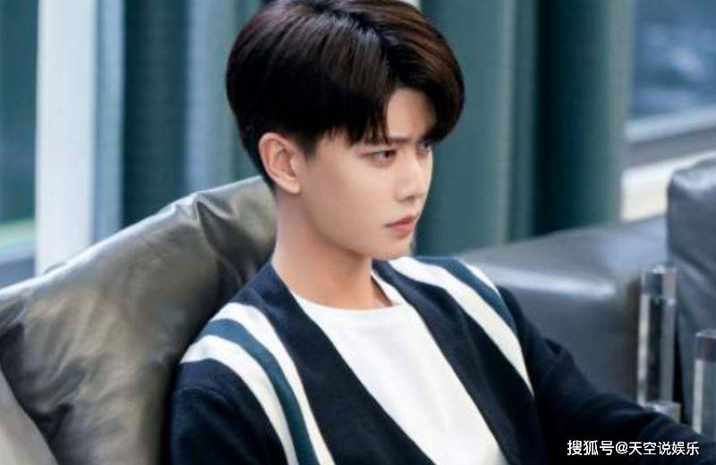 原创《一生一世》周生辰是被谁挖了美人骨？周生辰剔骨之刑是什么？