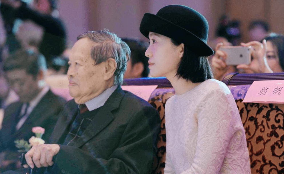 杨振宁与翁帆,被争议了17年的"神仙爱情"_杜致礼
