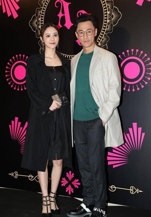 黑色 林峰的小娇妻长相真不赖，五官很有女团感，真实的脸蛋很耐看