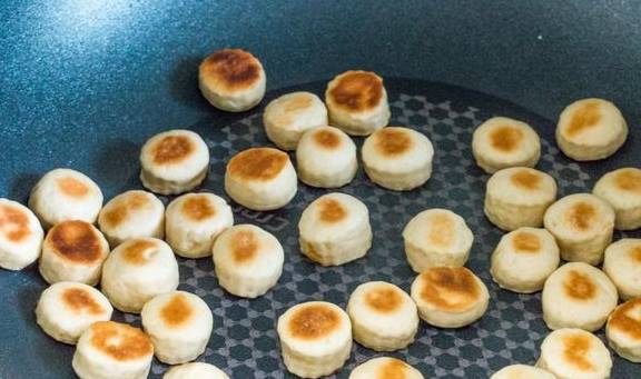 钟出锅|坚持每天给孩子做早餐,虽然简单,但总比买的干净,吃着放心