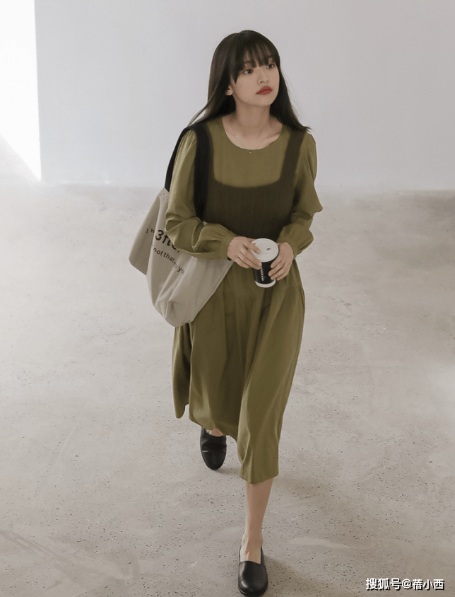 进行 早秋穿搭不发愁，用这4件衣服做外搭，减龄又时髦瞬间做气质女生