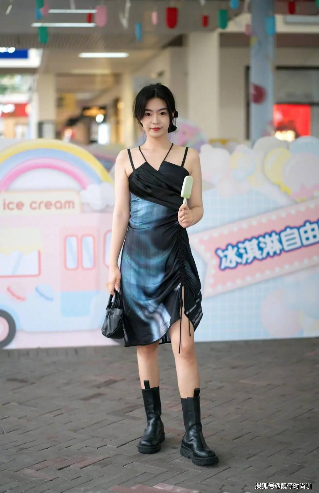 黑色 中短靴搭配什么裙子好看？这5种穿搭方式，让你美出新高度