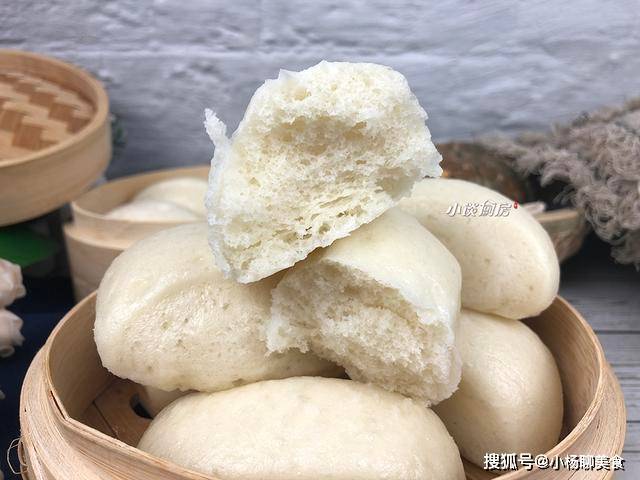 美食|蒸馒头时,别只会加酵母,学会这几个技巧,蒸出来像面包一样柔软