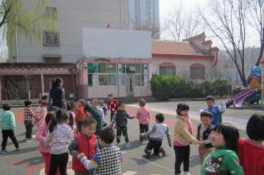 家长|幼儿园里经常被欺负的，可能是这3种孩子！