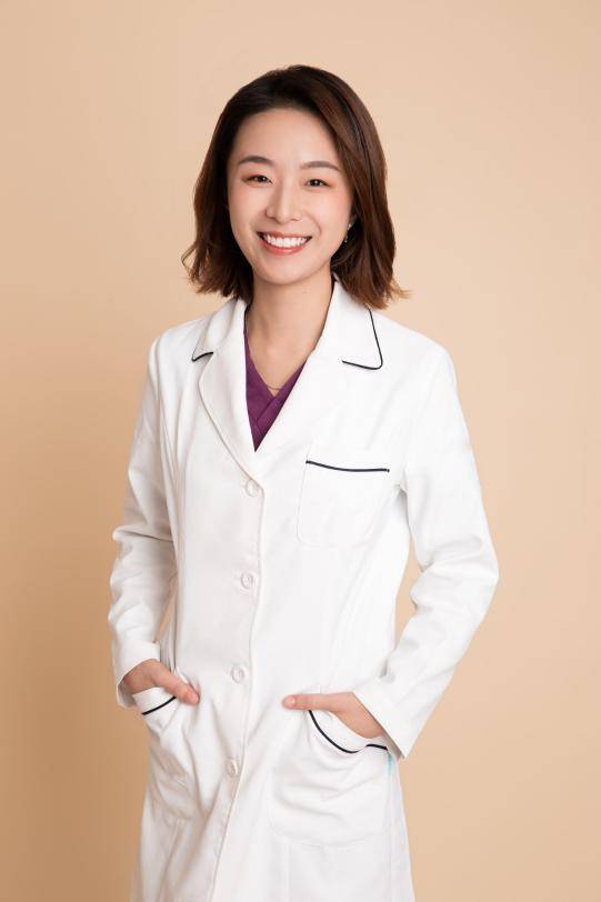 下唇你的唇形符合美学标准么 杭市一程含皛医生谈丰唇术