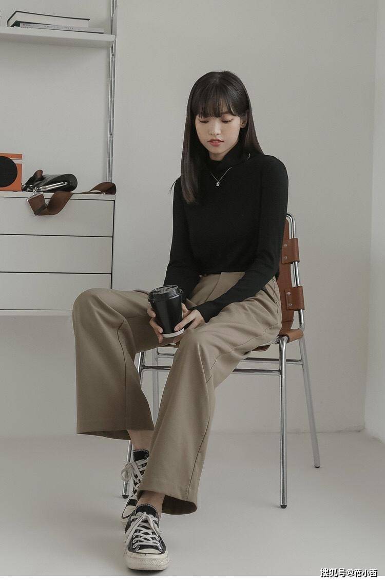 卫衣 越简单越高级!早秋推荐4条长裤,搭配卫衣、毛衣、衬衫都很时髦