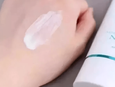 金敏贞佰花方：谁不羡慕女明星又白又嫩的脸，她们是怎么做好皮肤管理？
