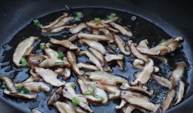 做法|简单的北方特色早餐，吃完从头暖到脚，做法还很简单