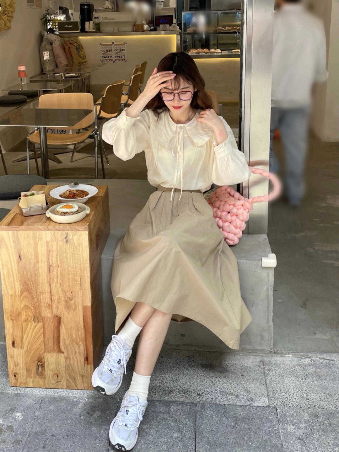 显得 穿来穿去，还是简约大方的气质穿搭最日常，舒适温柔不挑人