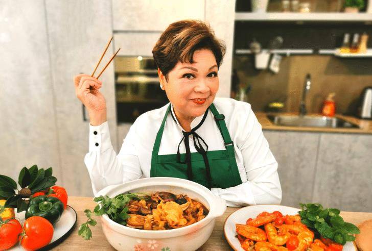 信用卡|一众港星展示钱包引热议，肥妈带8千现金，江嘉敏有40张信用卡