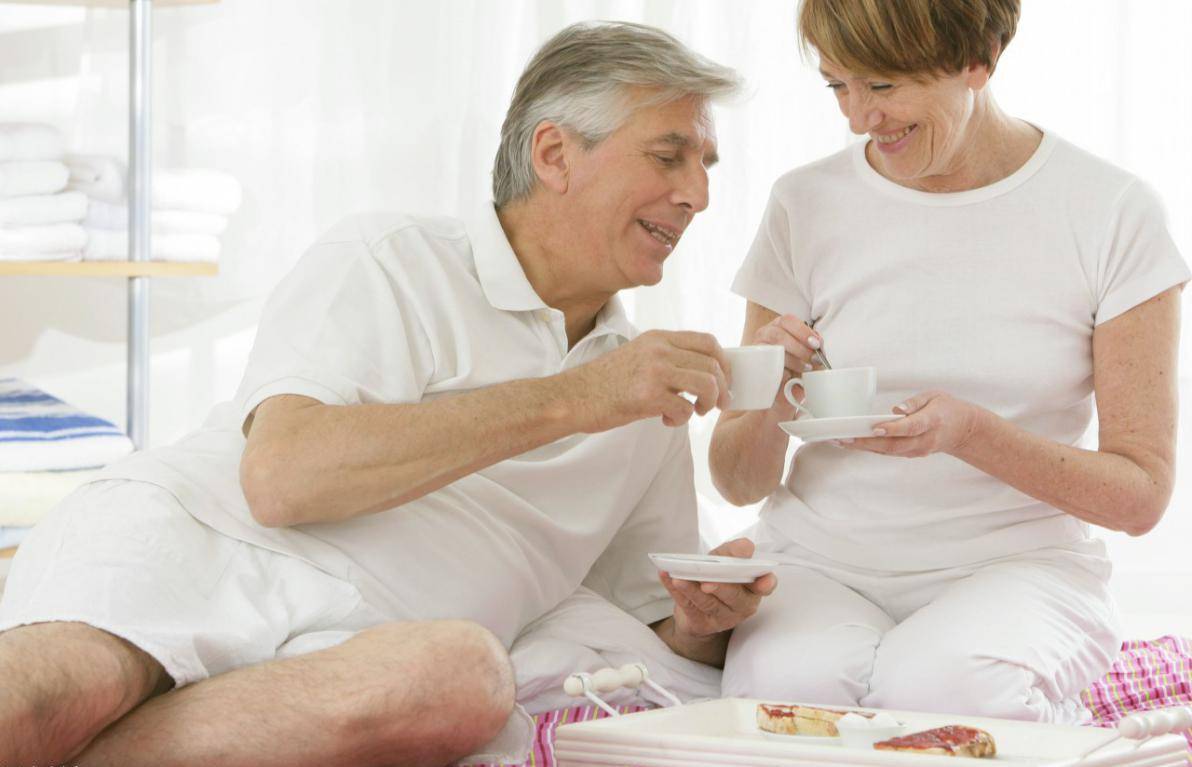 营养素|1000名长寿老人的调查发现：这些老人有3大共同点，没有人爱运动