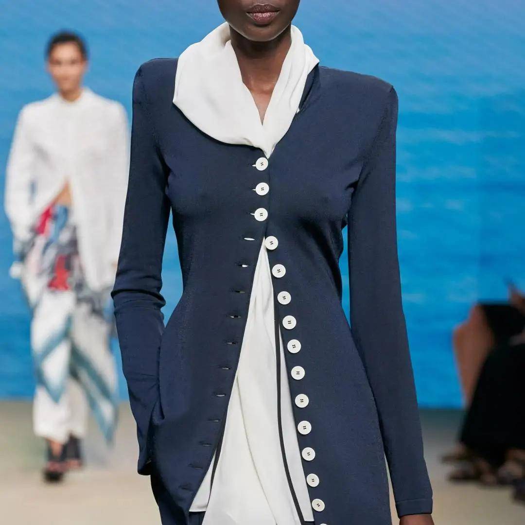 Armani 41岁创业，Armani用46年建成了这个举世无双的时尚帝国