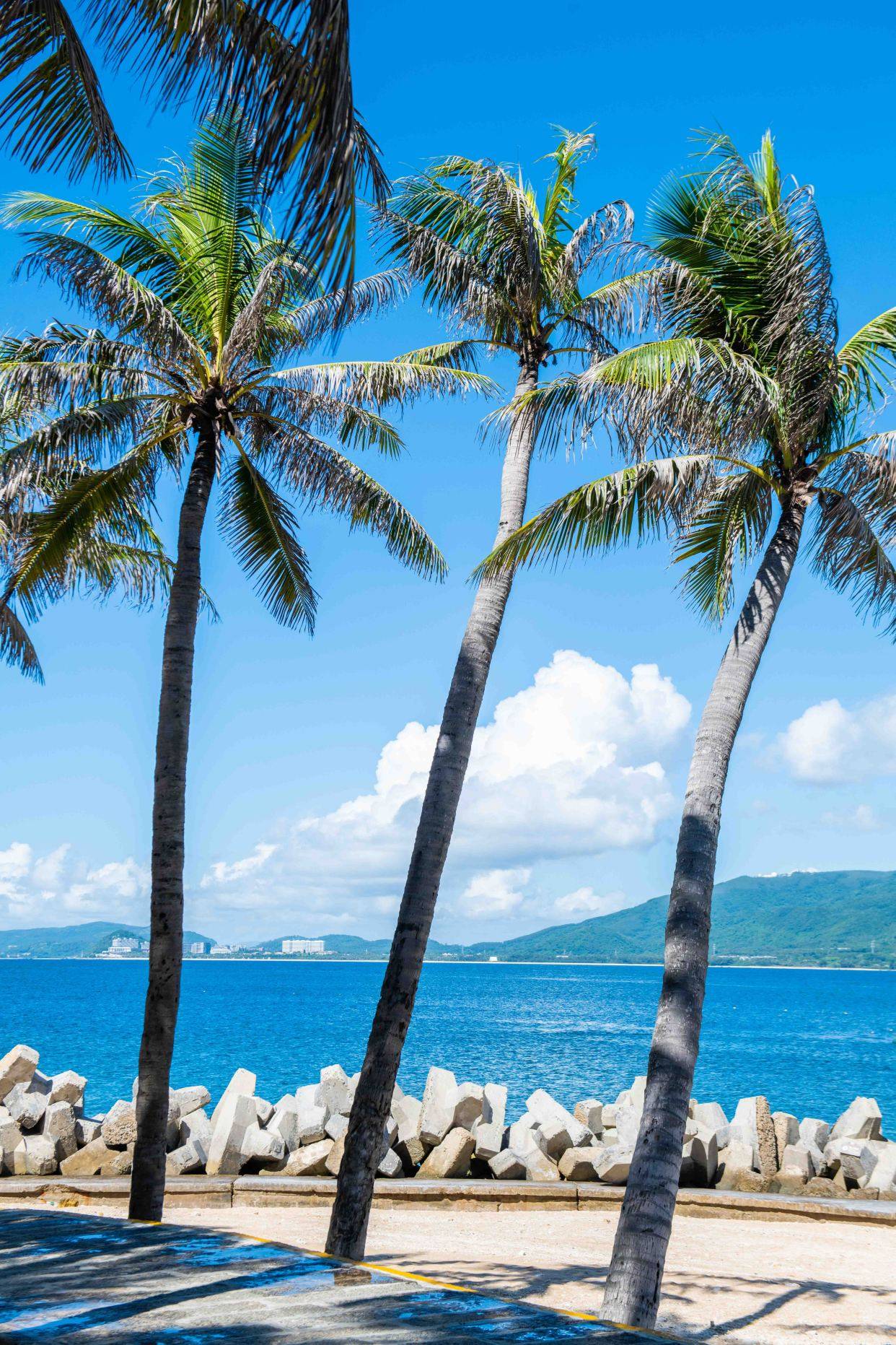 三亚超值得去的海岛是南北气候分界线这能享受海天一色的美景