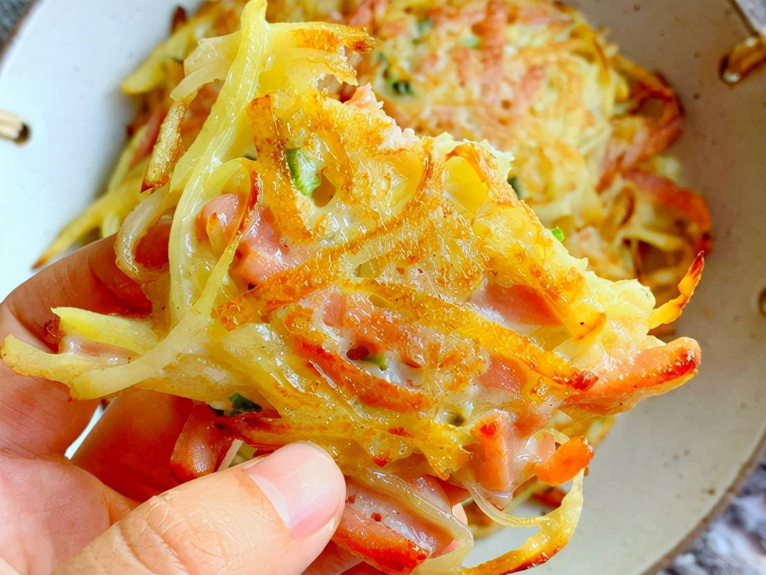 生活|软糯好吃的早餐土豆饼,简单又惊艳,简直不要太好吃