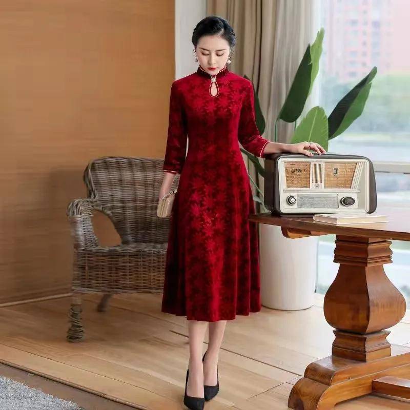 主角光环 妈妈宴会旗袍装，主角光环，端庄大气彰显她们典雅风韵与知性魅力