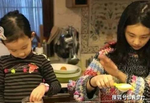 王俊凯的妈妈是做什么工作的 ad87bd5767414171a49ea524126edf91.jpeg