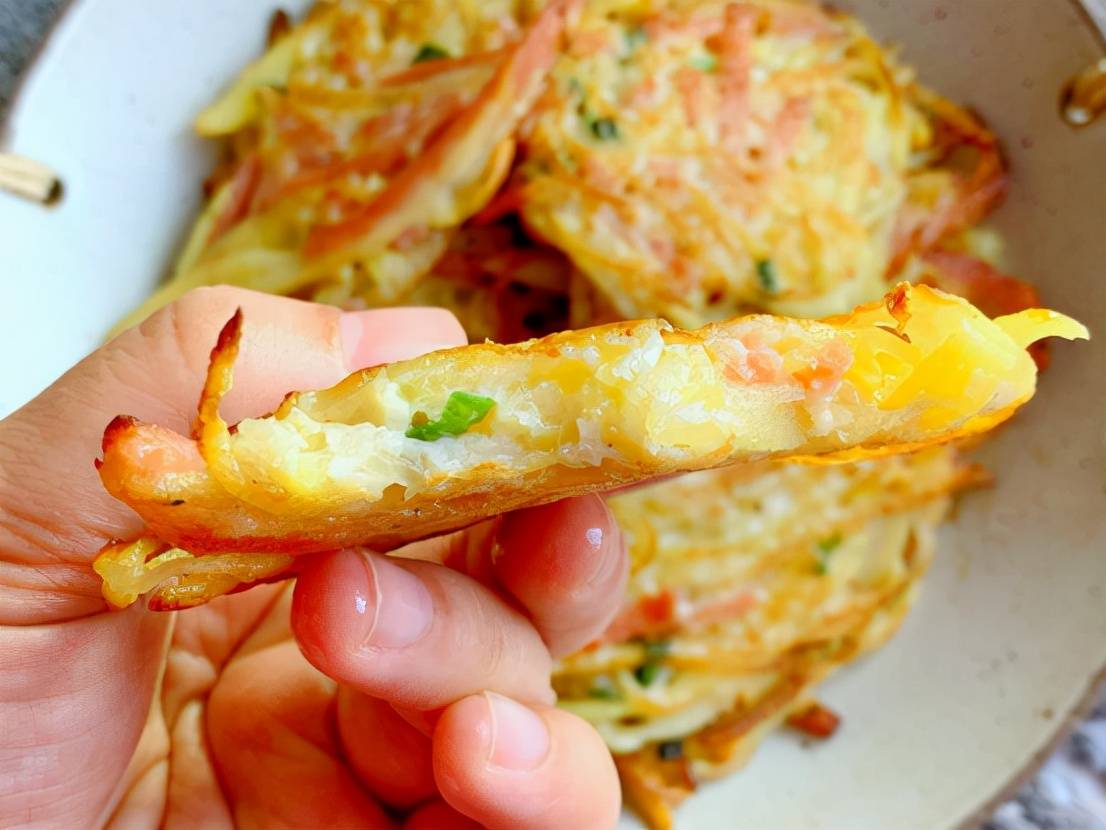 生活|软糯好吃的早餐土豆饼,简单又惊艳,简直不要太好吃