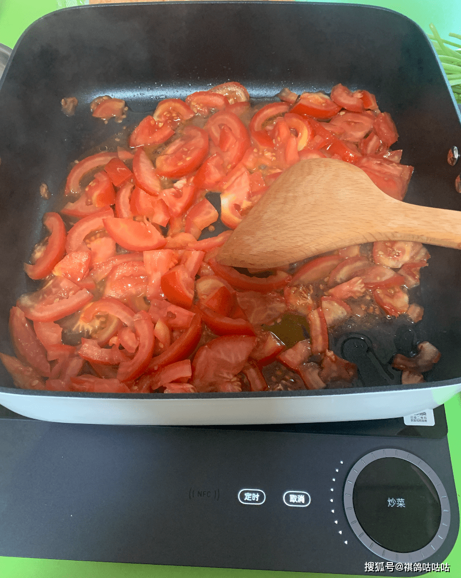 方锅|米家超薄电磁炉搭配知吾煮的锅，炒菜火锅包圆了！