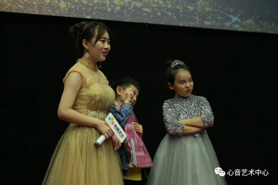 杨丽洁|喜讯|《皇帝的新装》盛大首映