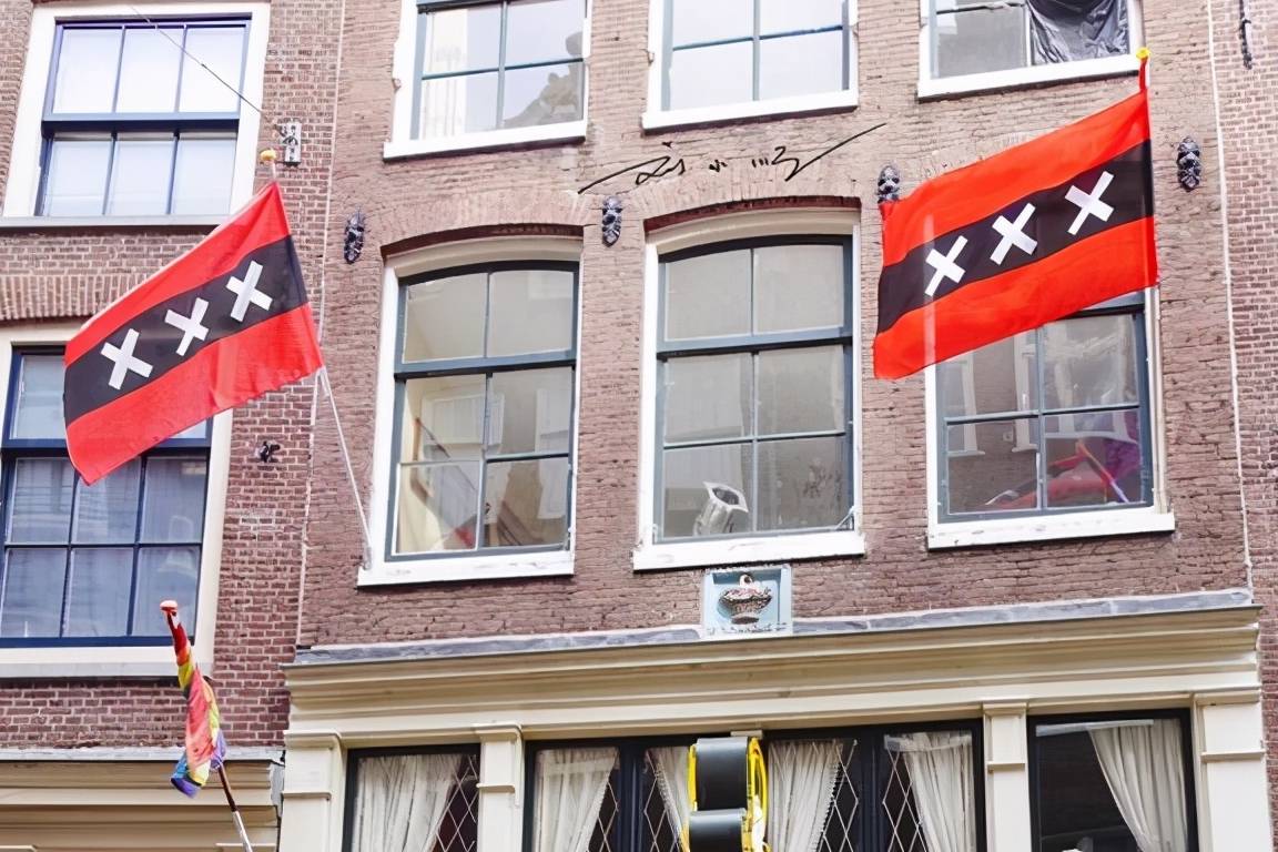 在荷兰首都阿姆斯特丹，随处都能看见三个X，你知道什么意思吗？