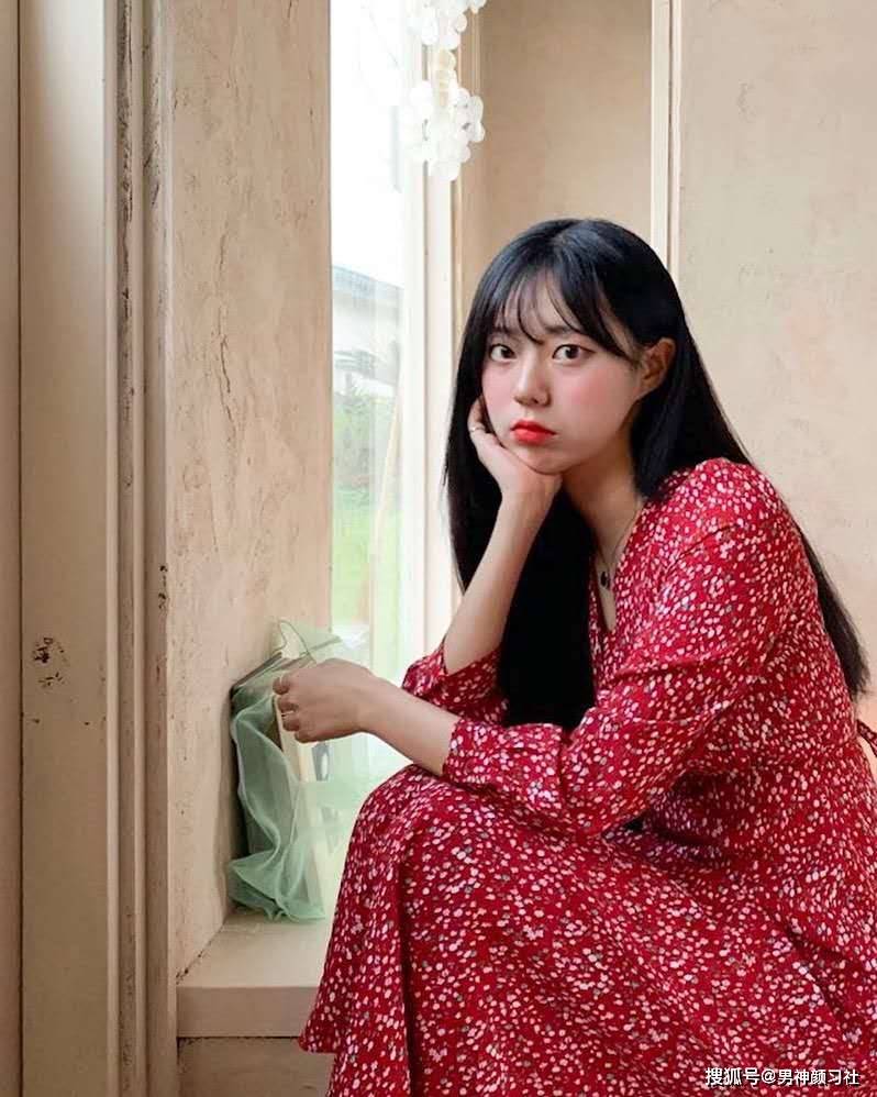 格裙 小仙女们国庆节穿成这样就敢出游啦？“壁咚装”你们懂吗？