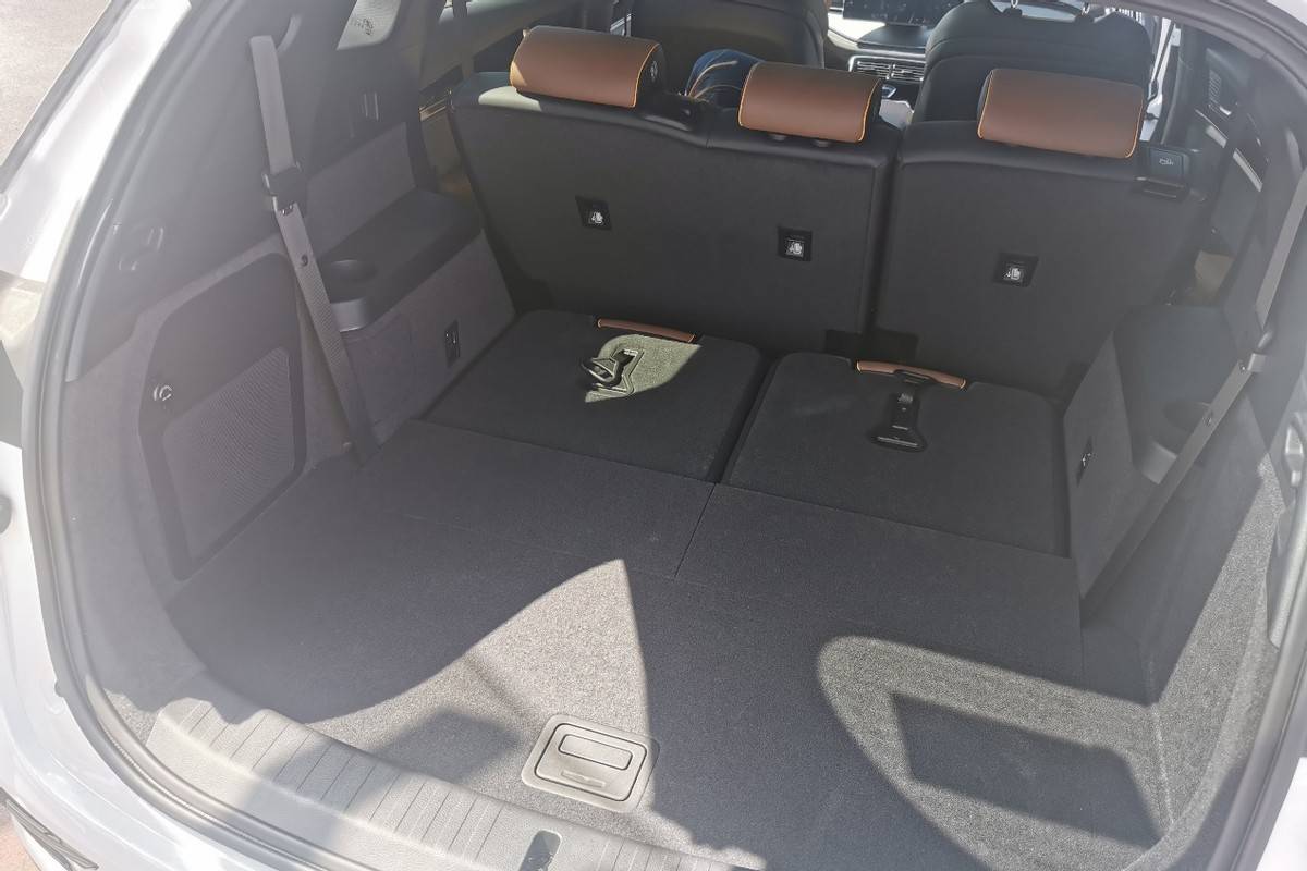 试驾比亚迪唐dm-i,20万以内,家用通勤就选它?