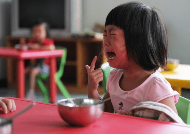 反面教材|一种新型“冷暴力”在幼儿园盛行,学生默默承受,家长却蒙在鼓里