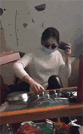 搞笑GIF：讓你們感受一下 單身30年的大師級手速 搞笑整蠱 第30张