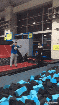 搞笑GIF：讓你們感受一下 單身30年的大師級手速 搞笑整蠱 第12张