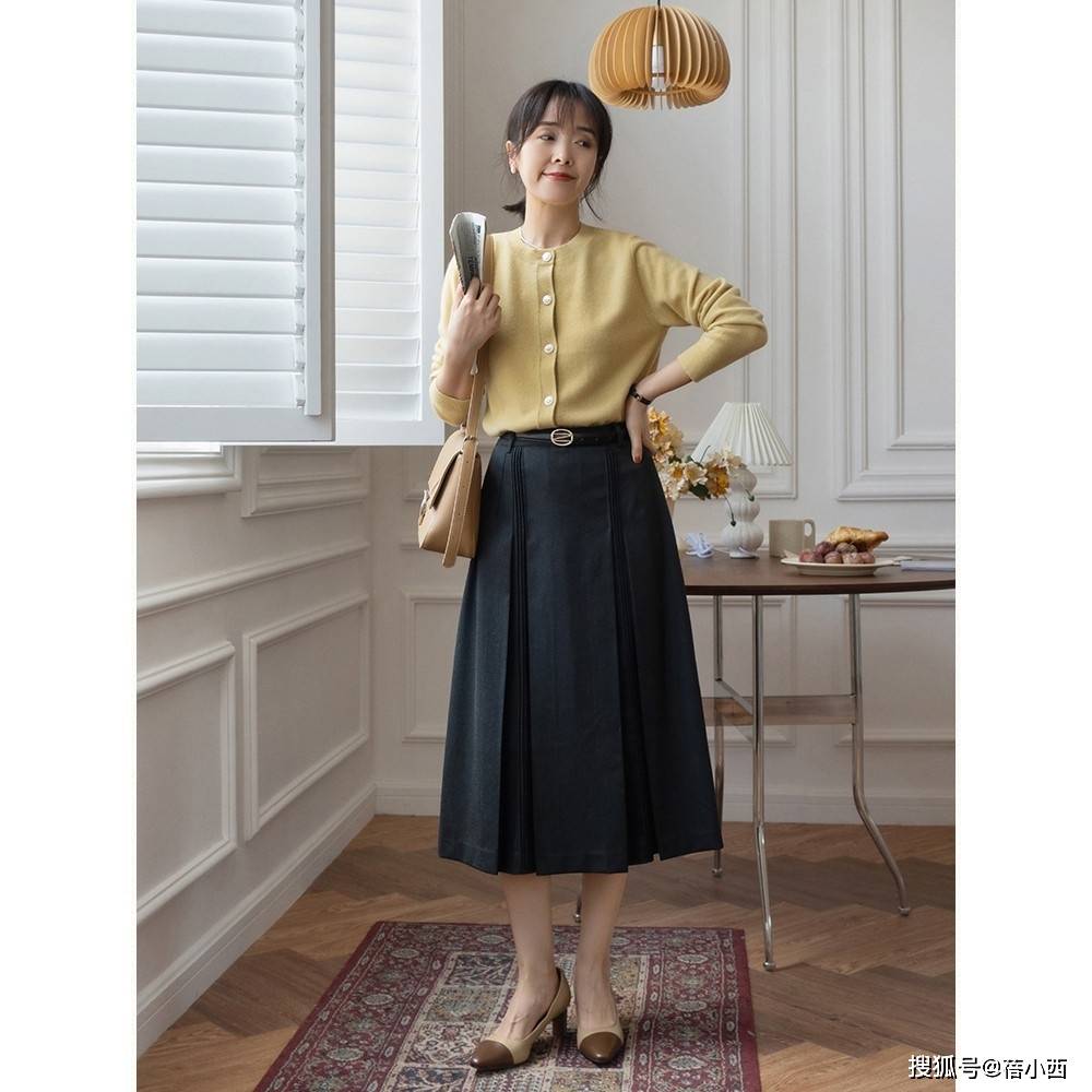 下装 皮肤黄、黑的女生，秋季选择这5种颜色的衣服，提亮肤色很简单