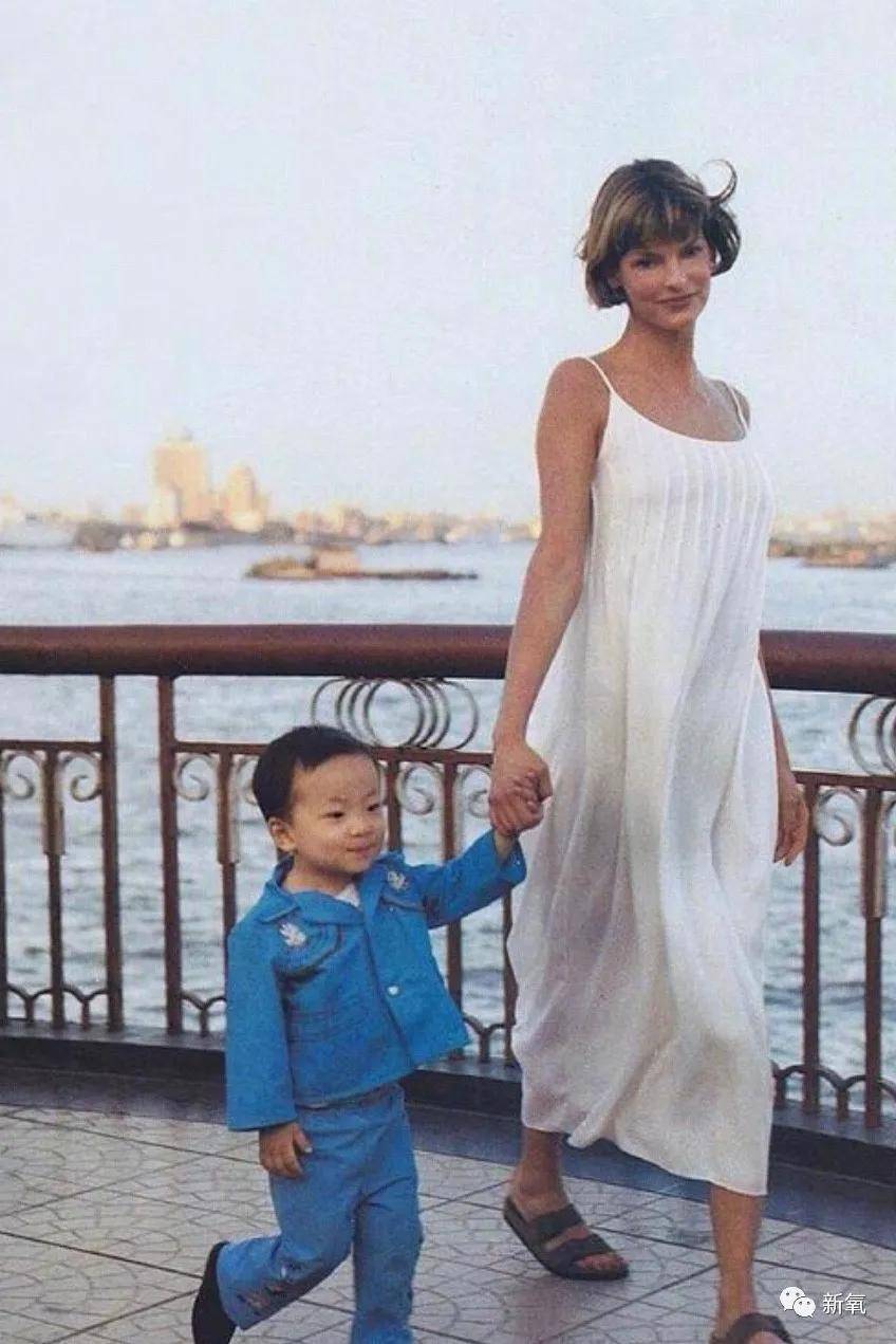 因为绝世美人因为冷冻溶脂毁容消失5年，轻医美没你想的那么轻！